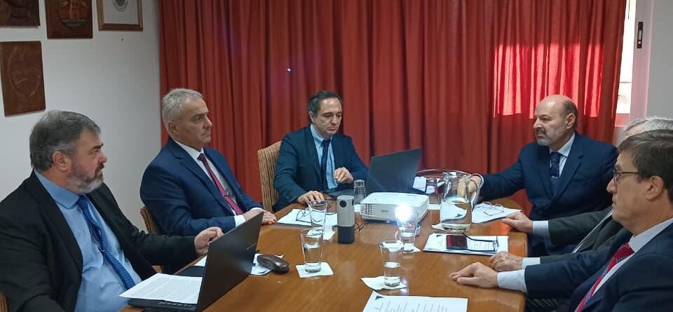 Integrantes del Foro Patagónico durante una reunión institucional en la sede de JU.FE.JUS. en Buenos Aires.