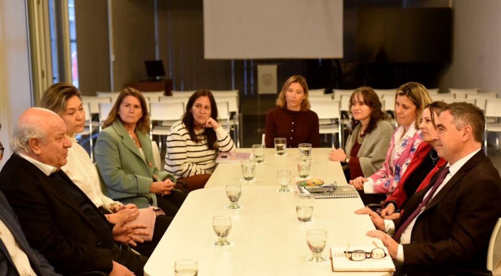 Autoridades del Poder Judicial de Neuquén y del Colegio de Abogados durante la implementación del nuevo Código Procesal Civil Adversarial
