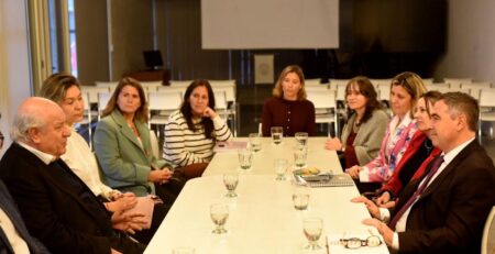 Autoridades del Poder Judicial de Neuquén y del Colegio de Abogados durante la implementación del nuevo Código Procesal Civil Adversarial